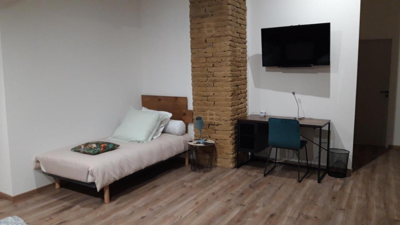 Les Chambres De Lili Saint-Loup  Экстерьер фото